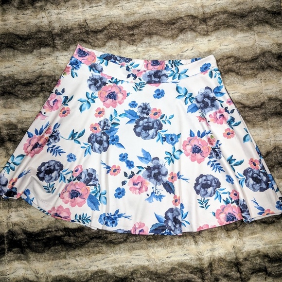 πHOST PICK!πTORRID Floral A Line Skirt 3X 22/24 - Picture 4 of 7